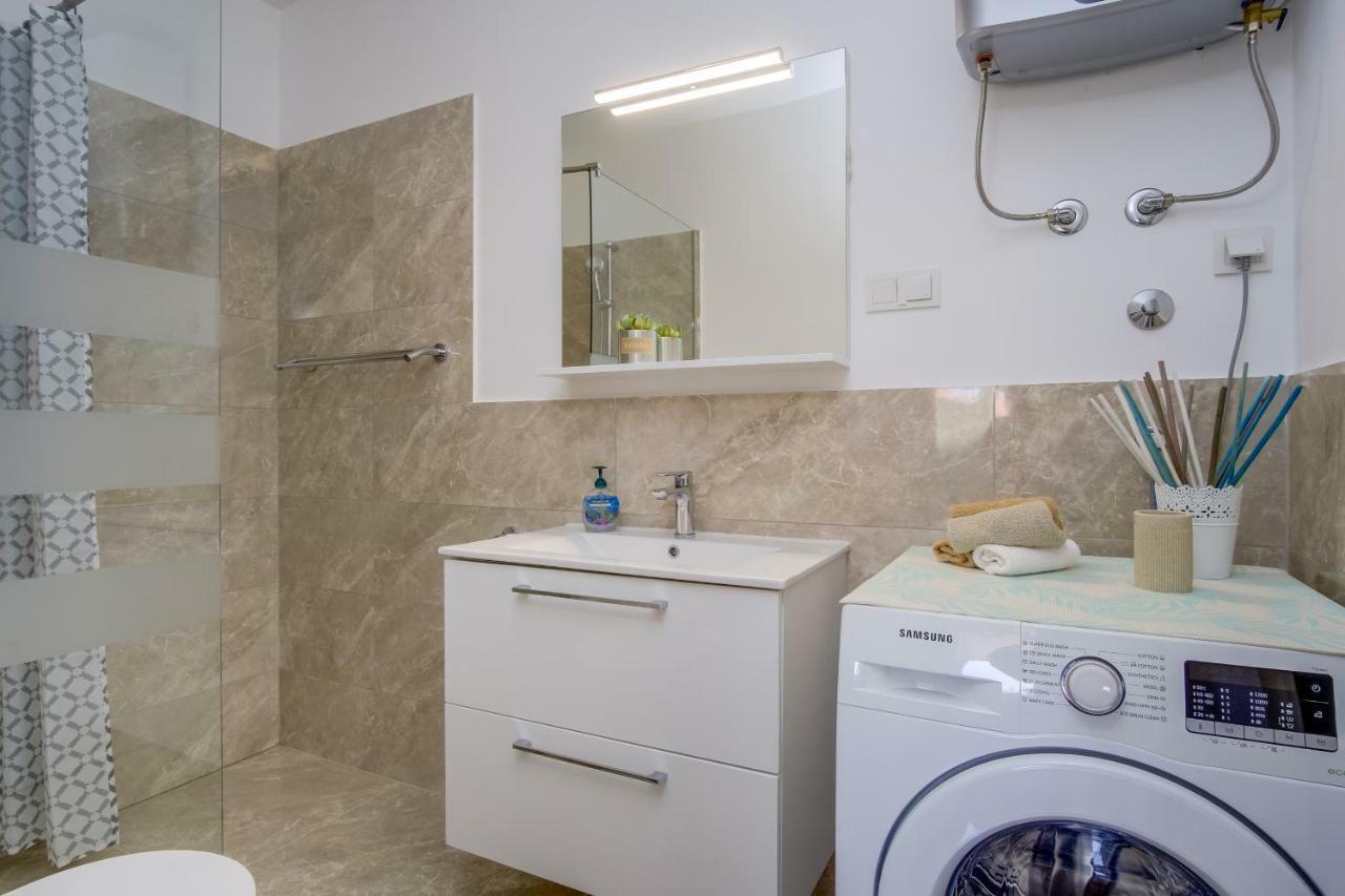 Apartman Filip Малий Лошинь Екстер'єр фото